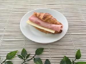 mini corissant jamon y queso